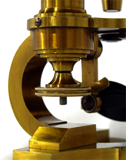 Mikroskop L. Engelbert in Wetzlar: Feintrieb