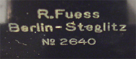 Polarisationsmikroskop R. Fuess Berlin Steglitz # 2640; Signatur