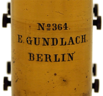 Mikroskop E. Gundlach Berlin, Nr. 364: Signatur