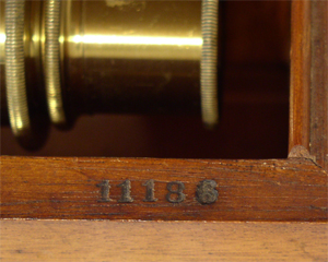 Mikroskop E. Hartnack Place Dauphine Paris Seriennummer