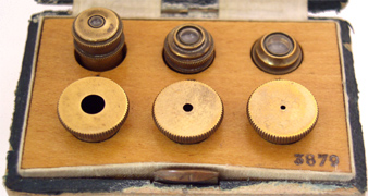 Mikroskop E. Hartnack sucr. de G. Oberhaeuser Paris, #3879: Objektivkästchen