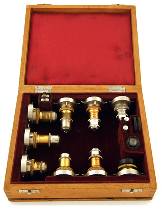 Polarisationsmikroskop CM Ernst Leitz Wetzlar Nr. 269241: Objektive in Schatulle