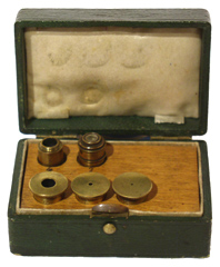 Georges Oberhaeuser Paris, No. 1336, Objektive im Kästchen