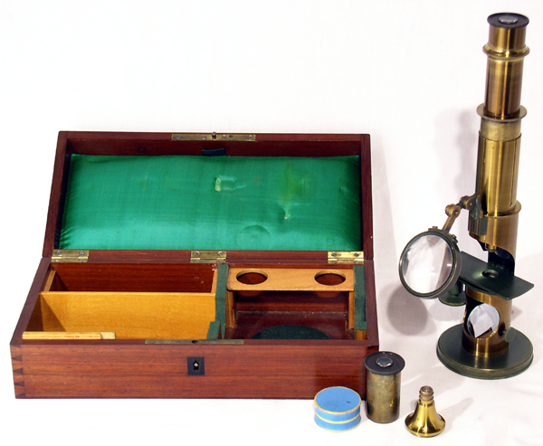 Georges Oberhaeuser Place Dauphine Paris: "Microscope pour hospices" mit Kasten