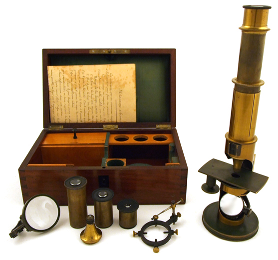 Georges Oberhaeuser Place Dauphine Paris: "Microscope achromatique reduit" Nr. 2165