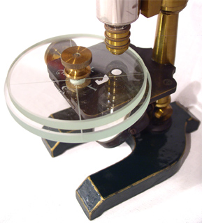 F.W. Schieck in Berlin Patent Trichinenmikroskop - Ansicht der Mechanik