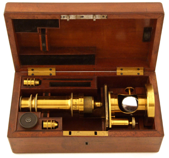 Trommelmikroskop F.W. Schiek in Berlin Nr. 1268, im Kasten