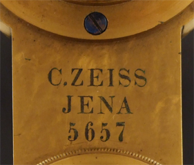 Mikroskop Stativ Vb, Carl Zeiss Jena Nr. 5657: Signatur