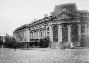 Aussenansicht des unter Alfred Gilkinet erbauten "Institut de Pharmacie" der Université de Liège; Abb. von: www.facmed.ulg.ac.be