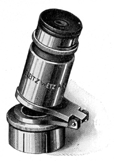 Kleinsche Lupe. Abb. aus: Ernst Leitz Optische Werke Wetzlar: Leitz Polarisations-Mikroskope, No. 48 Pol.; Wetzlar Juni 1924